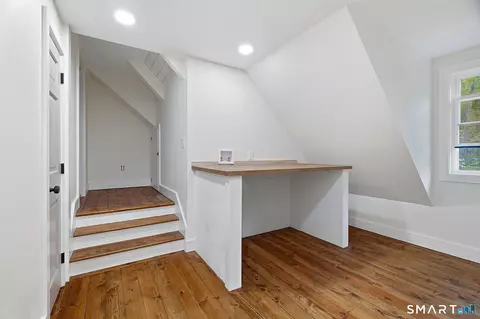 Entry Way - 136 Goose Hill Rd, Chester, CT 06412 photo 6 of 6
