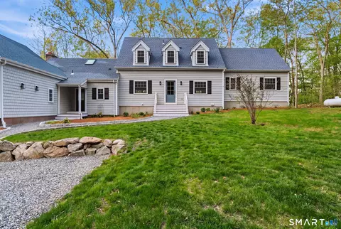 Exterior - 136 Goose Hill Rd, Chester, CT 06412 photo 2 of 7