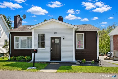 251 Riverside St, Watertown, CT 06795