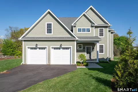 6 Walnut Ridge Ct, Stamford, CT 06904