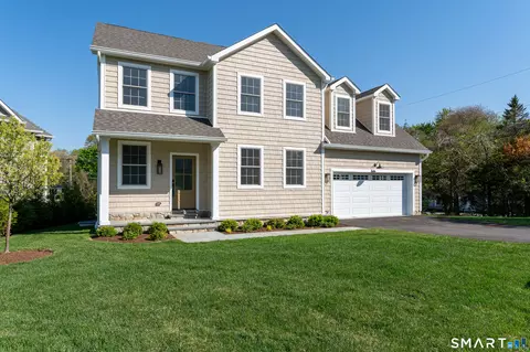 12 Walnut Ridge Ct, Stamford, CT 06904