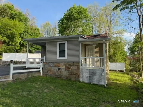 14 Bantam Rd, New Fairfield, CT 06812