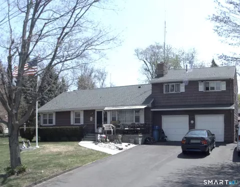 49 Sunrise Ave, Trumbull, CT 06611