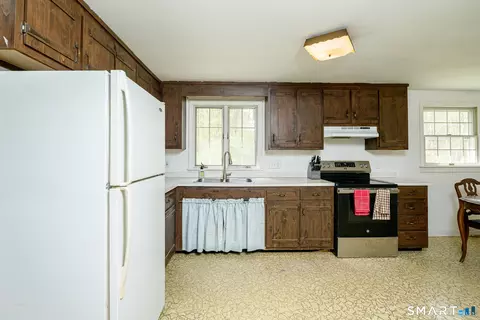 Kitchen - 63 Estabrooks Rd, Hampton, CT 06247 photo 3 of 4