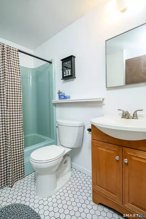 Bath - 63 Estabrooks Rd, Hampton, CT 06247 photo 2 of 2