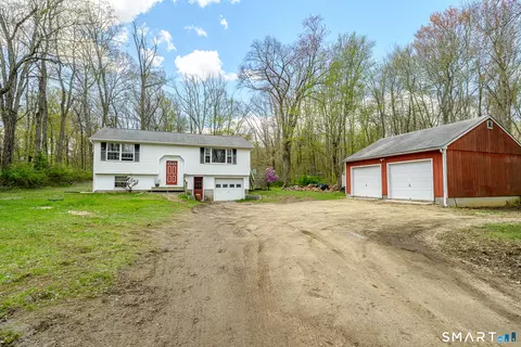 63 Estabrooks Rd, Hampton, CT 06247