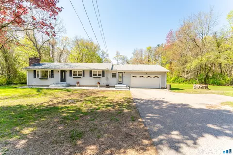 950 Old Colchester Rd, Oakdale, CT 06370