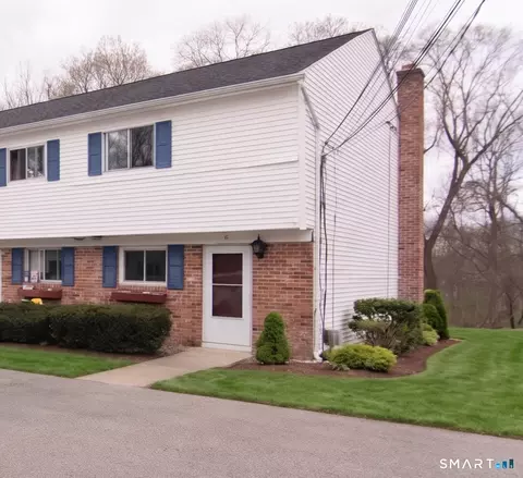 27 Allen Dr #A, Uncasville, CT 06382