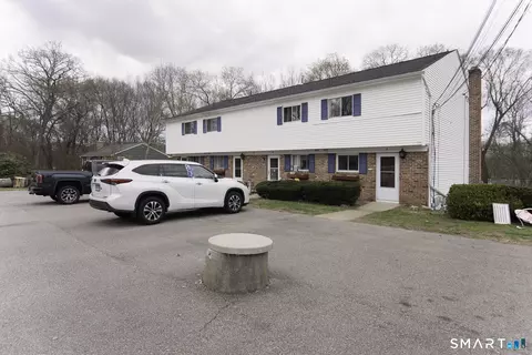 27 Allen Dr #A, Uncasville, CT 06382