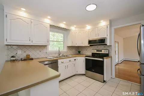 Kitchen - 24 Valley View Dr, Windsor, CT 06095 photo 2 of 3