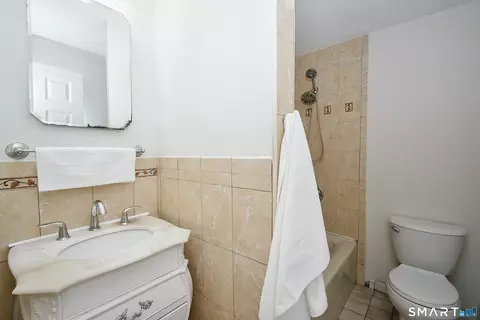 Bath - 24 Valley View Dr, Windsor, CT 06095 photo 3 of 4