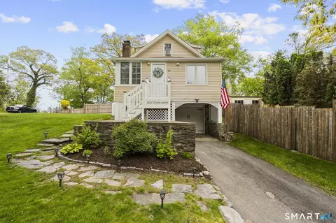 60 Shinnacock Trl, Shelton, CT 06484
