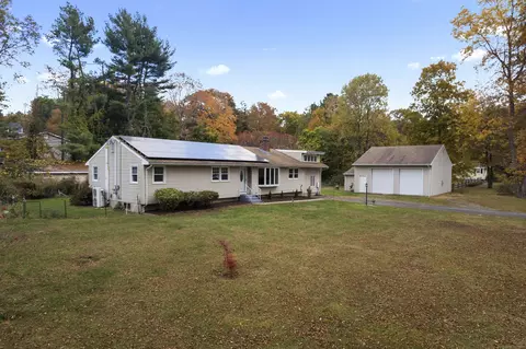 15 Pomps Ln, North Branford, CT 06471