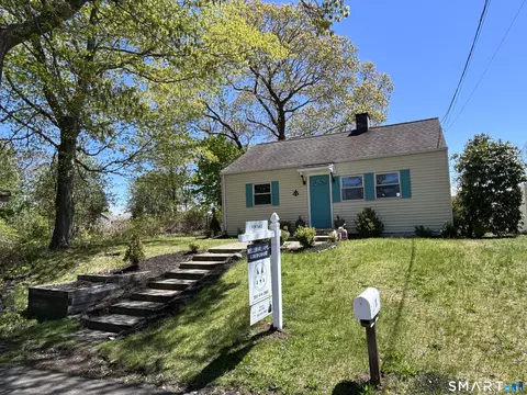 33 Howard Ct, Milford, CT 06460