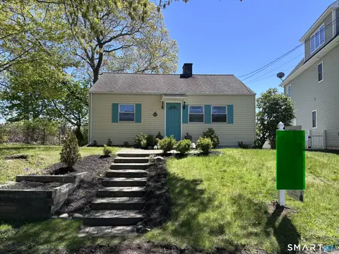 33 Howard Ct, Milford, CT 06460