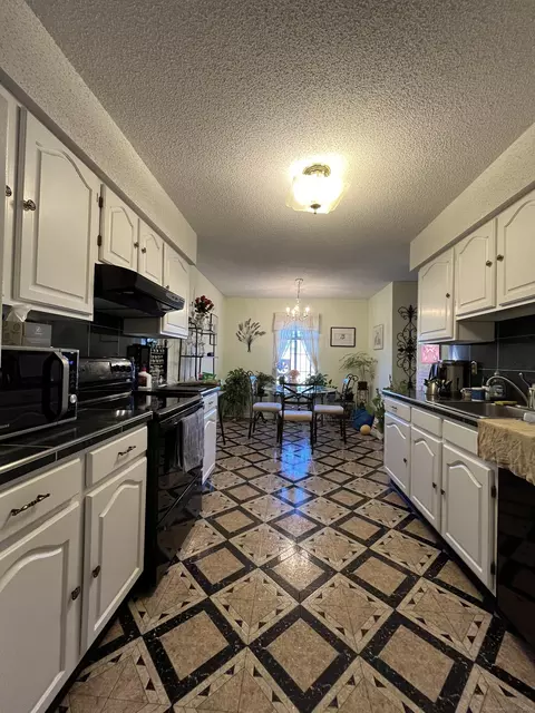 Kitchen - 365 Mather St #27, Hamden, CT 06514 photo 3 of 4