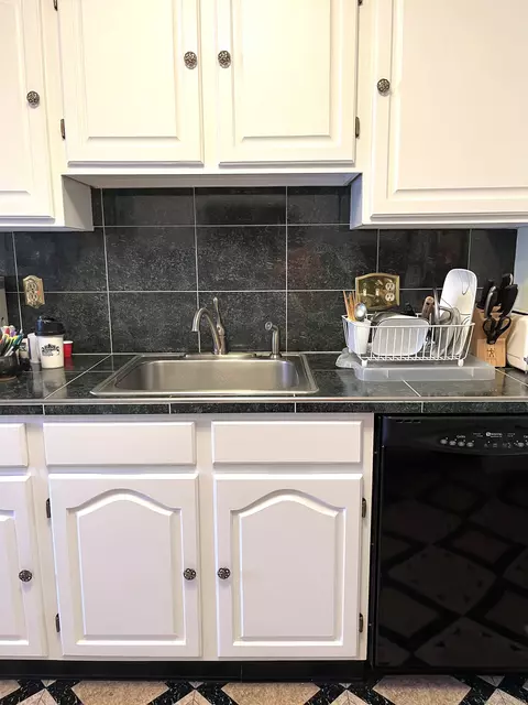 Kitchen - 365 Mather St #27, Hamden, CT 06514 photo 2 of 4