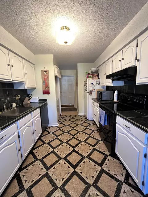 Kitchen - 365 Mather St #27, Hamden, CT 06514 photo 4 of 4