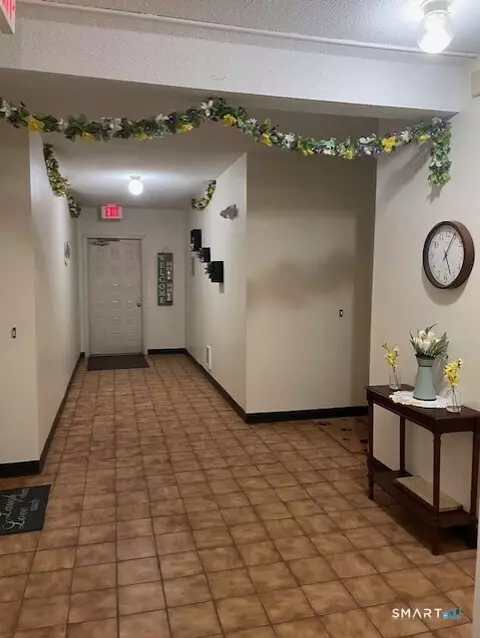 Entry Way - 365 Mather St #27, Hamden, CT 06514 photo 2 of 2