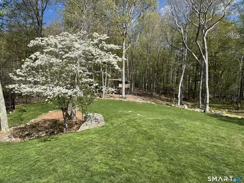 Exterior - 7 Timber Ln, Guilford, CT 06437 photo 8 of 10