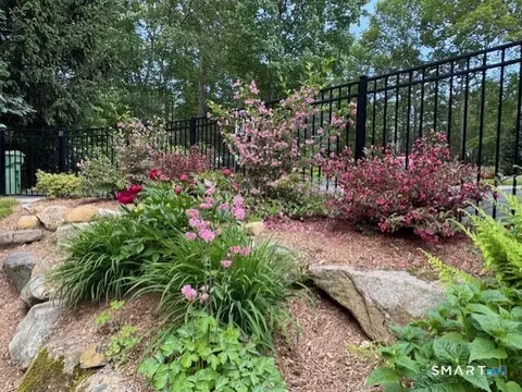 Exterior - 7 Timber Ln, Guilford, CT 06437 photo 9 of 10
