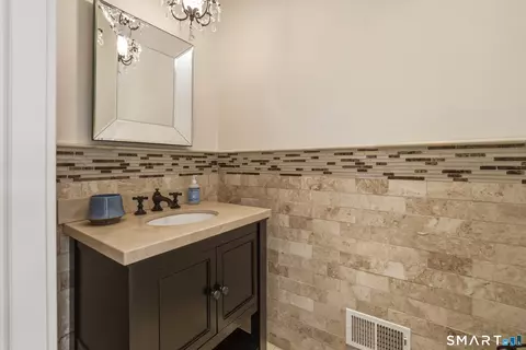Bath - 7 Timber Ln, Guilford, CT 06437 photo 1 of 5
