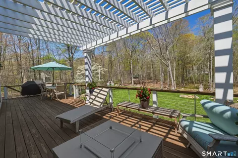 Exterior - 7 Timber Ln, Guilford, CT 06437 photo 4 of 10