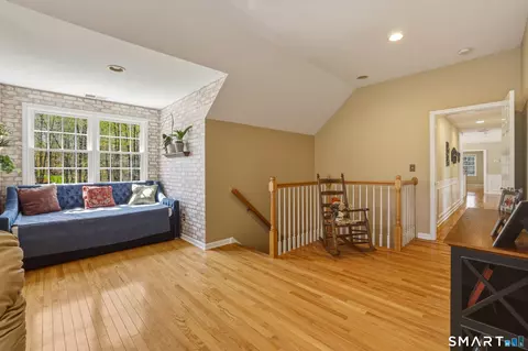 Entry Way - 7 Timber Ln, Guilford, CT 06437 photo 4 of 4