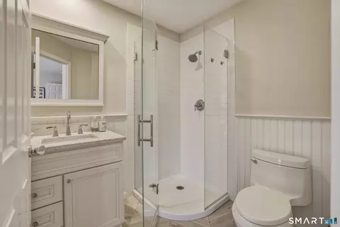Bath - 7 Timber Ln, Guilford, CT 06437 photo 4 of 5