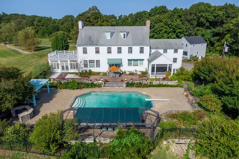 49 Great Ring Rd, Sandy Hook, CT 06482