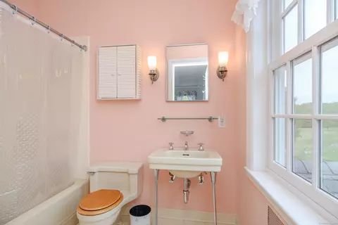 Bath - 49 Great Ring Rd, Sandy Hook, CT 06482 photo 3 of 3