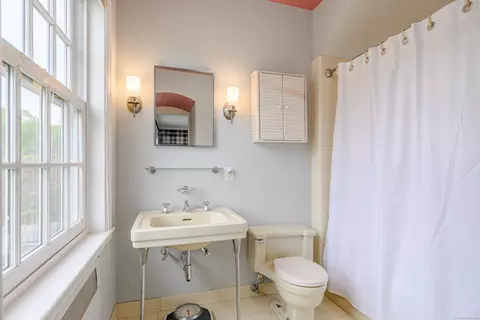Bath - 49 Great Ring Rd, Sandy Hook, CT 06482 photo 1 of 3