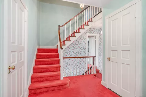 Entry Way - 49 Great Ring Rd, Sandy Hook, CT 06482 photo 2 of 4