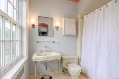 Bath - 49 Great Ring Rd, Sandy Hook, CT 06482 photo 1 of 3