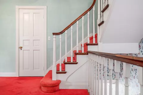 Entry Way - 49 Great Ring Rd, Sandy Hook, CT 06482 photo 3 of 4