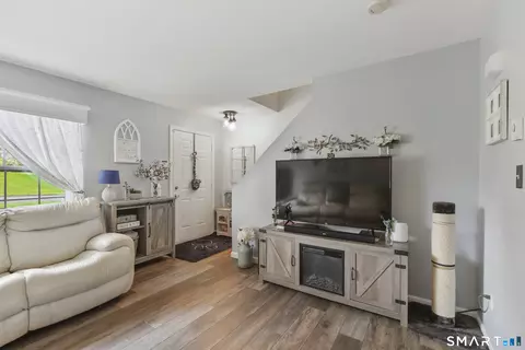 Entry Way - 428 Washington St, Bristol, CT 06010 photo 1 of 1