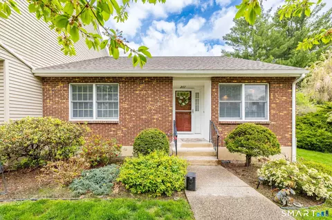207 Holly Hill Dr #207, Rocky Hill, CT 06067
