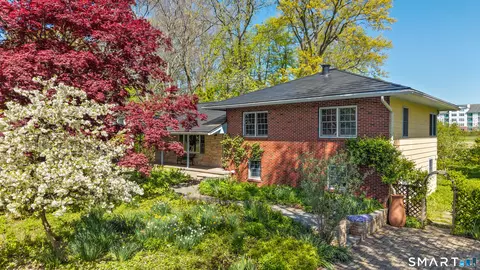 34 Davenport Dr, Stamford, CT 06902