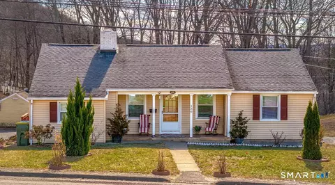 136 Pearl Lake Rd, Waterbury, CT 06706