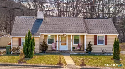 136 Pearl Lake Rd, Waterbury, CT 06706