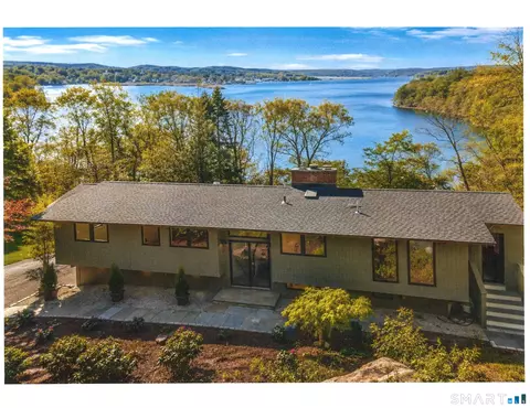 5 Hemlock Dr, Essex, CT 06426