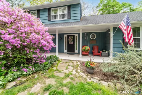 148 Colonial Dr, Southbury, CT 06488