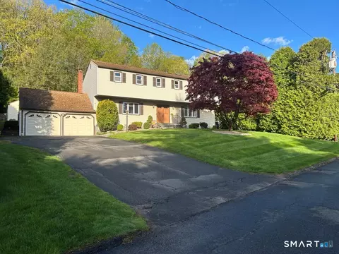 117 Whispering Hill Rd, Watertown, CT 06795