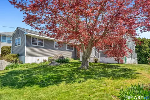 29 Ridge Rd, Groton, CT 06340