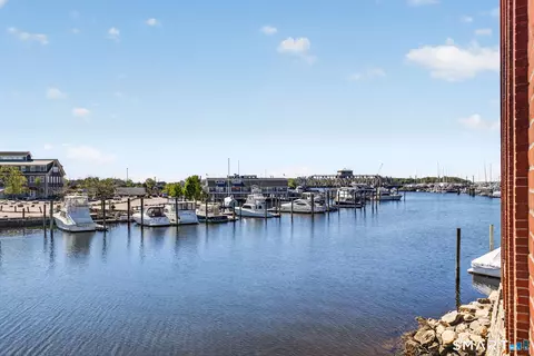 15 2 Water St # -1, Mystic, CT 06355