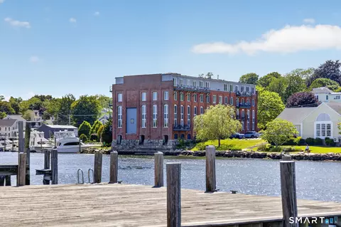 15 2 Water St # -1, Mystic, CT 06355