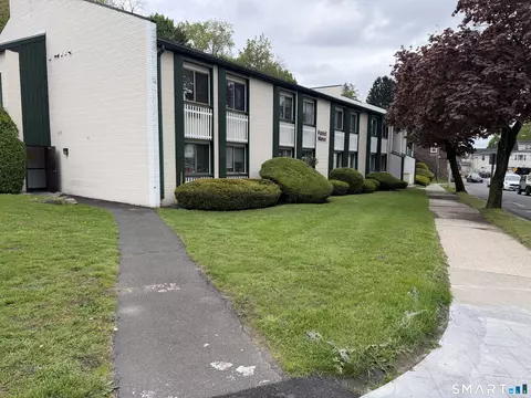 34 Patriot Dr #A6, Danbury, CT 06810