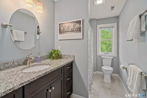 Bath - 39 Chapman Chase Chase, Windsor Locks, CT 06096 photo 3 of 3