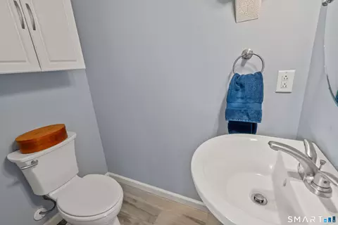 Bath - 39 Chapman Chase Chase, Windsor Locks, CT 06096 photo 1 of 3