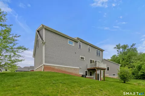 Exterior - 39 Chapman Chase Chase, Windsor Locks, CT 06096 photo 7 of 9
